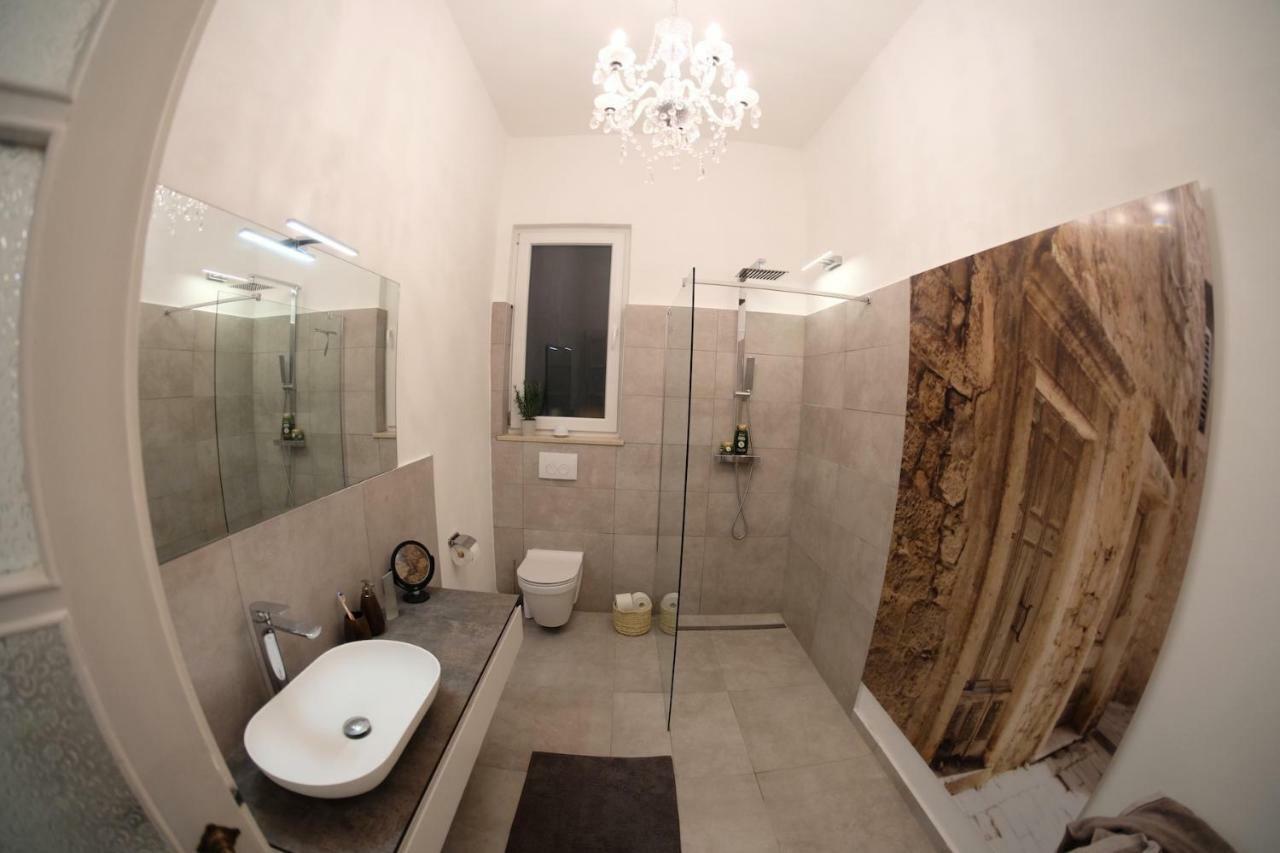 Luxury Old Town Apartment พูลา ภายนอก รูปภาพ