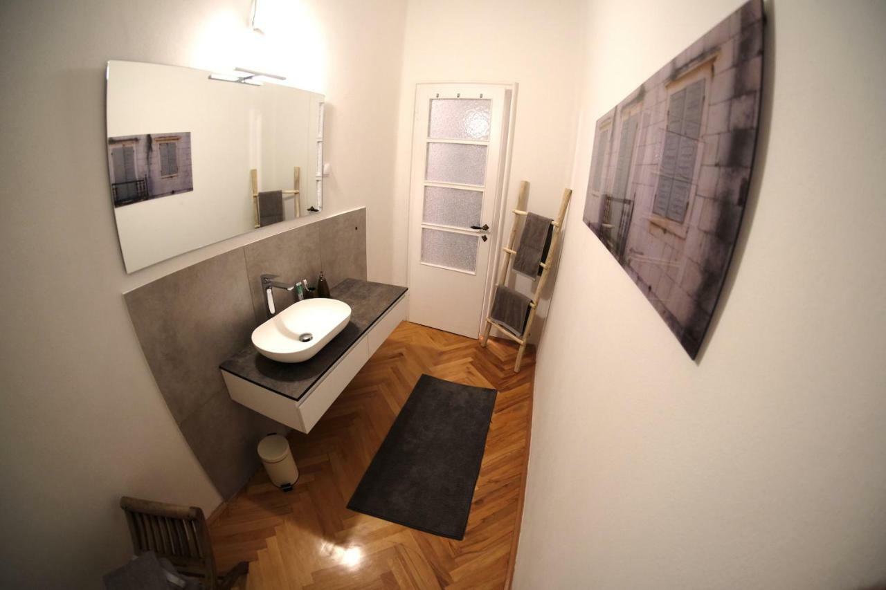 Luxury Old Town Apartment พูลา ภายนอก รูปภาพ