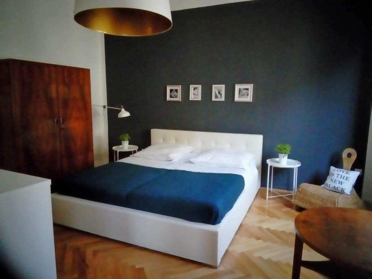 Luxury Old Town Apartment พูลา ภายนอก รูปภาพ